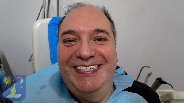 patient pour restauration dentaire avec implant dentaire basal